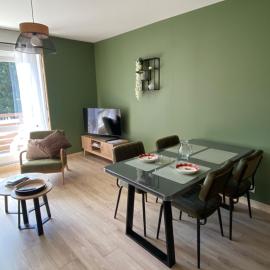 Appartement Plein Soleil, hotel u gradu 'Les Rousses'