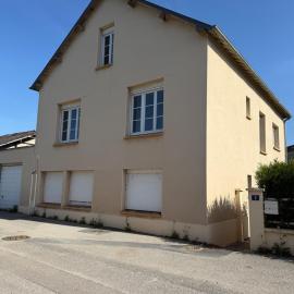 Great location next to a park and downtown, well-equipped, hotel a Argentan