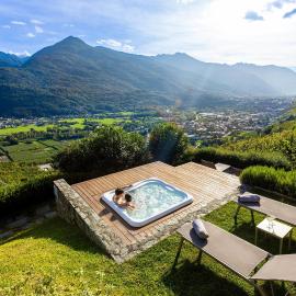 Wine Hotel Retici Balzi, хотел в Poggiridenti