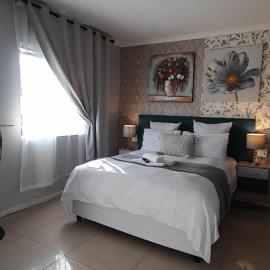 Naliya Guest house