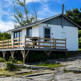 Lakeview Cabin in Georgian Bay - Rockwood #11, hotel en Dillon