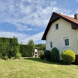 Cozy Family Retreat in a Quiet Village