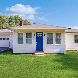 Charming Cottage with Cozy Comfort and Easy Access to Outdoor Adventures