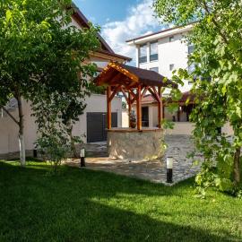 Golden Tree, hotel in Karaağaç