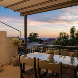 Blue Horizon luxury residence، فندق في كانالي