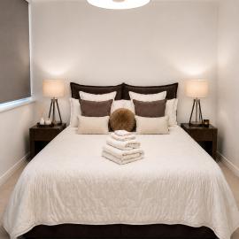 Luxury Central Solihull Apt - King Bed, Sofa Bed & 2 Parking Spaces