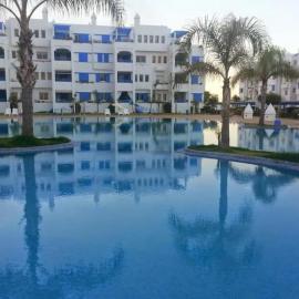 appartement residence sania plage, avec piscine à 50m de la plage, hotel in Marina Smir