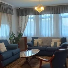 Hostal La Madrileña, hotel in La Gudiña