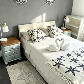 Historic Grade 2 listed Cottage with Parking, hotel in Rye