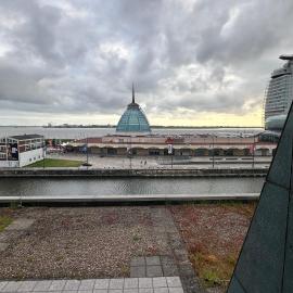 FeWo am Deich im Columbus Center mit Pool und Aufzug, hotel in Bremerhaven