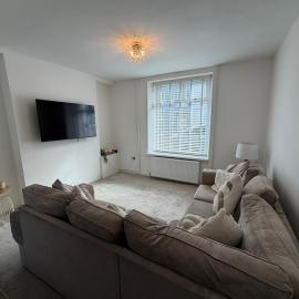 Your South Wales adventure base - Sleeps 7, hotel a Dowlais