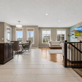 Luxury 4BR and 3,5 Bath in Beautiful Neighborhood, khách sạn ở St. Albert