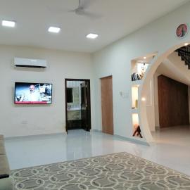 فيلا الخريف ب7غرف و8حمامات Monsun Villa, hotelli kohteessa Gharnūt