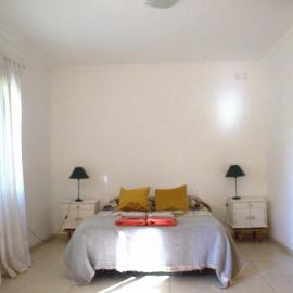 A bright, centrally located apartment, hotel in Barraquero