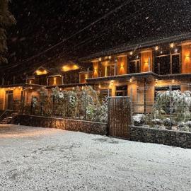Zarechnoe Guest House, Hotel in Tash-Tyube
