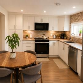 Okanagan Valley Beautiful 2 beds 2 bath, hotel sa Vernon