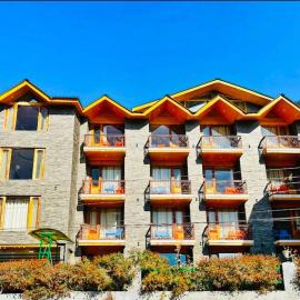 Hotel Manali Castle # Near Mall Road # Parking # Mountain view Rooms، فندق في مانالي