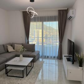 Mountain View Pool Apartment