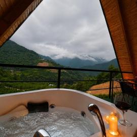 Eco cottage sunrise house merisi, hotel em Merisi