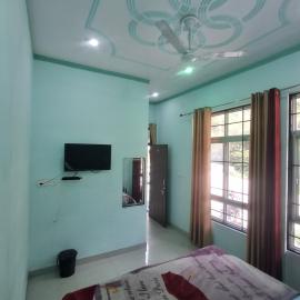 K C Hotel & Restaurant, hôtel à Rudraprayāg