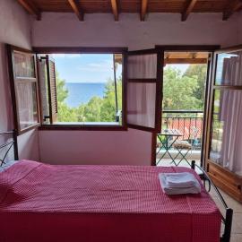 Cozy apartment with a great view! R