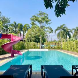 Angels Park Sapphire, Hotel in Ban Pong