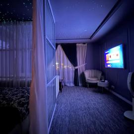 premium category 2 bedrooms apartment، فندق في لاهور