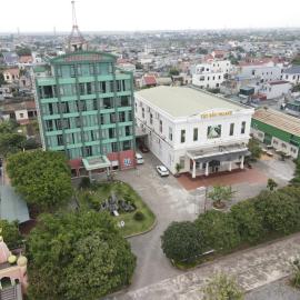 Khách Sạn Hoàng Lê, hotel 