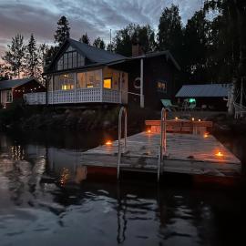 Charming Holiday Home in Nsviken with Sauna and Stunning Views, hotelli kohteessa Näsviken
