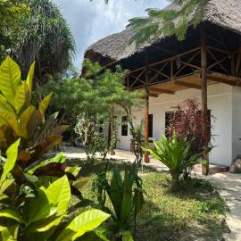 Warembo beach Nungwi, hotel in Nungwi