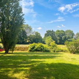 Spacieuse Maison à Pouzauges - Accueille 14 Personnes