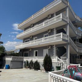 JOHN Apartments, hotell i Ksamil