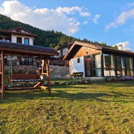 Villa Vera, hotel a Smilyan