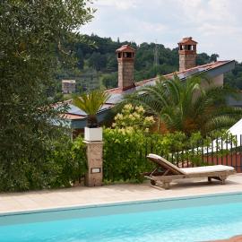 Villino con piscina, hotel em Terni
