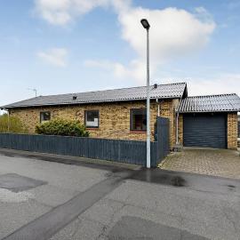 Familievenligt Feriehus Med Stor Have Og Central Beliggenhed I Thyborøn Sj1035
