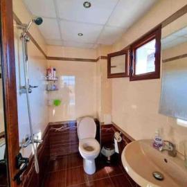 Sleeps13-PrivatePool-AirCon-FamilyFriendly, Hotel in Strumyani