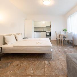 MiaCasaStay Lago Maggiore, 5-Min Walk to Lake, 24 Self Check-in – hotel w mieście Minusio