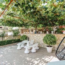 Villa Kevin's, hotel in Sarandë