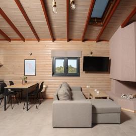 Hilltop Chalet 3