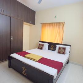 Govinda Nivas Homestay- Appartement with Fridge ,AC ,Geyser, Sofa, Separate puja room ,WIFI ,TV, Lift and 24 hours check-out