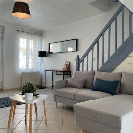 Maison de ville avec jardin, hôtel à LʼAigle