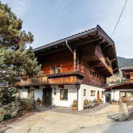 Beautiful Family Chalet in the heart of Inneralpbach