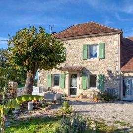 Charming air-conditioned cottage between Martel and Rocamadour