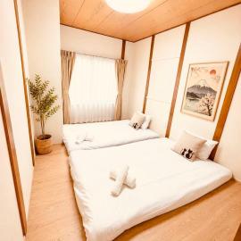 2层楼独立一户建适应家庭团体入住商店街区域购物交通非常方便 難波心斎橋15分钟即达