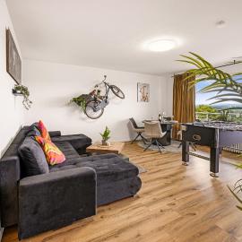 MOLA Apartments - Panoramablick, Balkon, 5 Pers, Bahnhofsnähe, Parkplatz