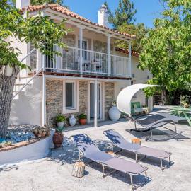 Pyrgos Country House