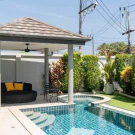 Luxury 4 Bedroom Beach House, hotel in Ban Saiyuan (1)