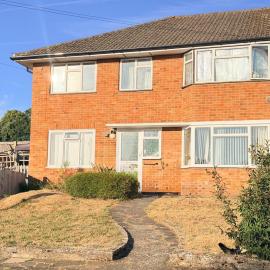 Charming Two Double Bedroom Maisonette with Garden