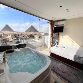 Middle east pyramids jacuzzi & spa, hotel em Cairo