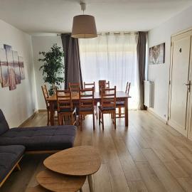Spacieux appartement 90m2 4 chambres, proche mer, climatisation, tout confort entier ou à la chambre